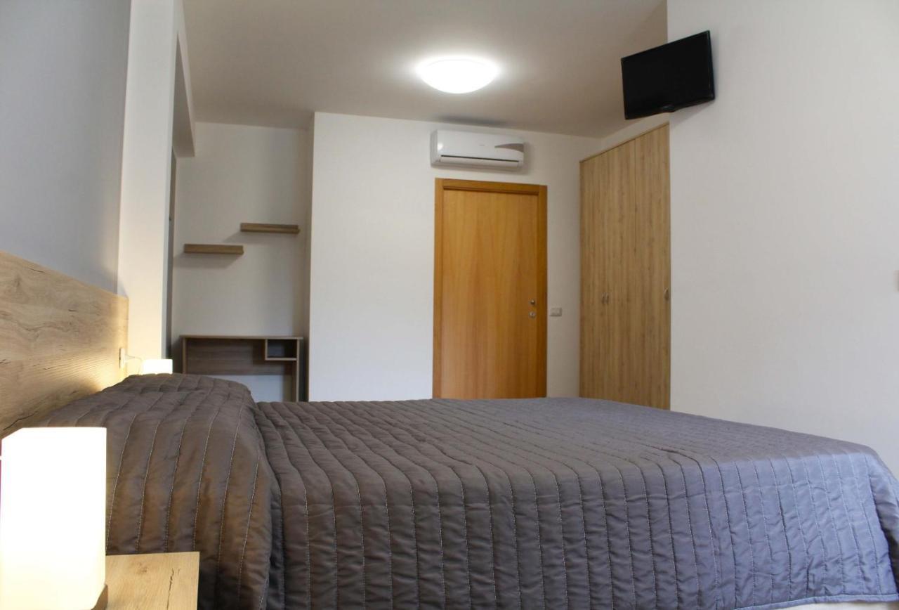 Bed Ponente Hotel Isola delle Femmine Exterior photo